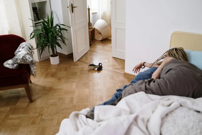 The Science of Getting Dressed for Someone Who's Only Seen Your Best Angles: A First Date Fashion Meltdown Study