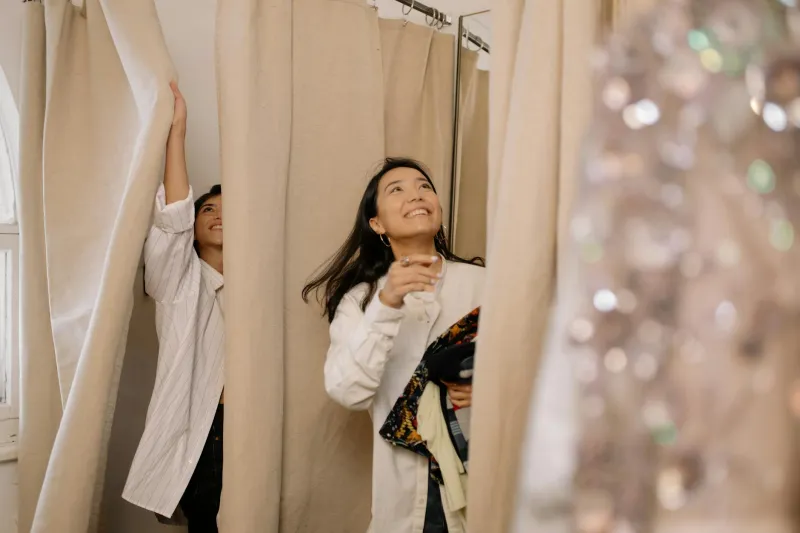 Store Mirror Magic vs. Home Mirror Truth: The Fashion Industry's Greatest Psychological Trick